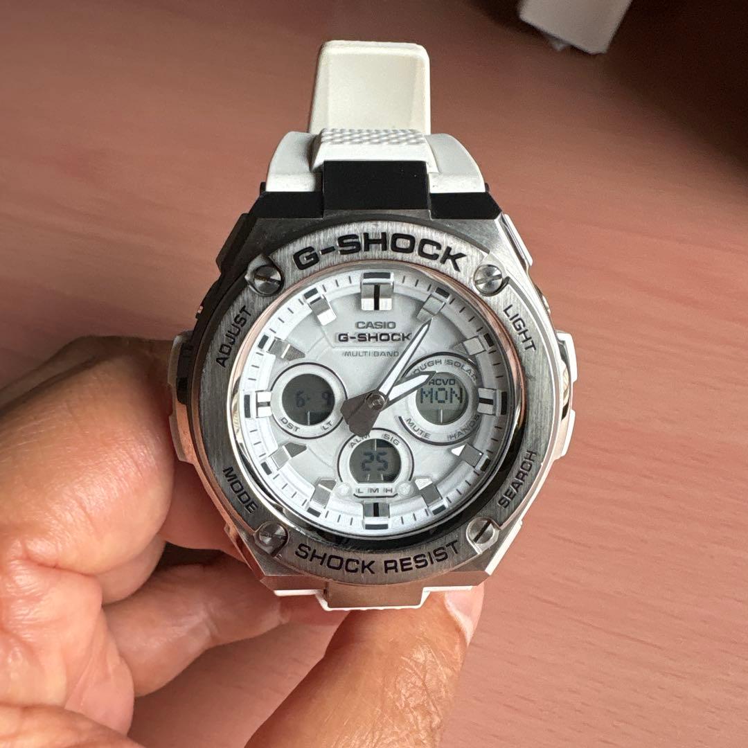 カシオ　Gショック　GST-W310