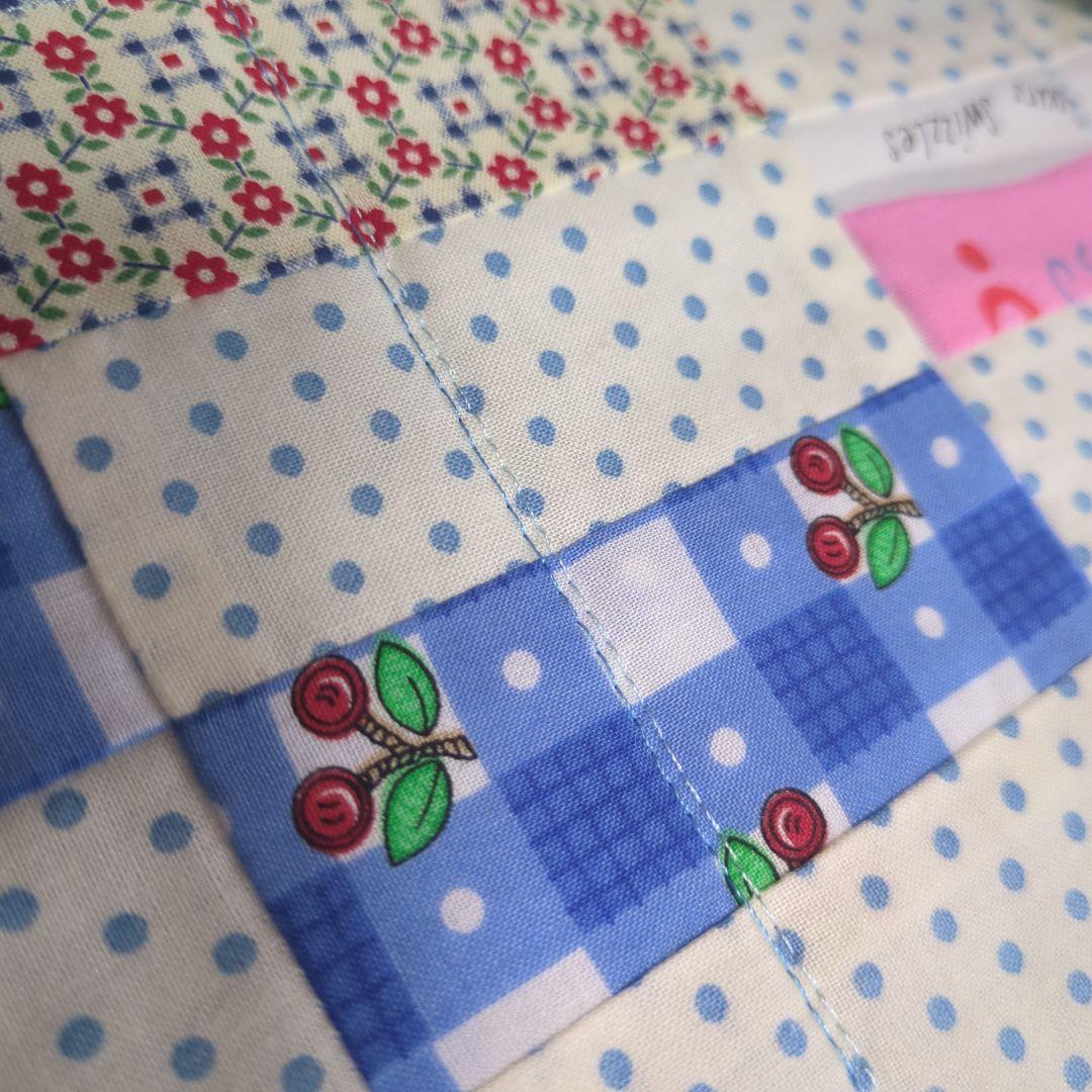 完全オリジナル！ミシンキルトタペストリー スクエアモチーフ（長方形タイプ）