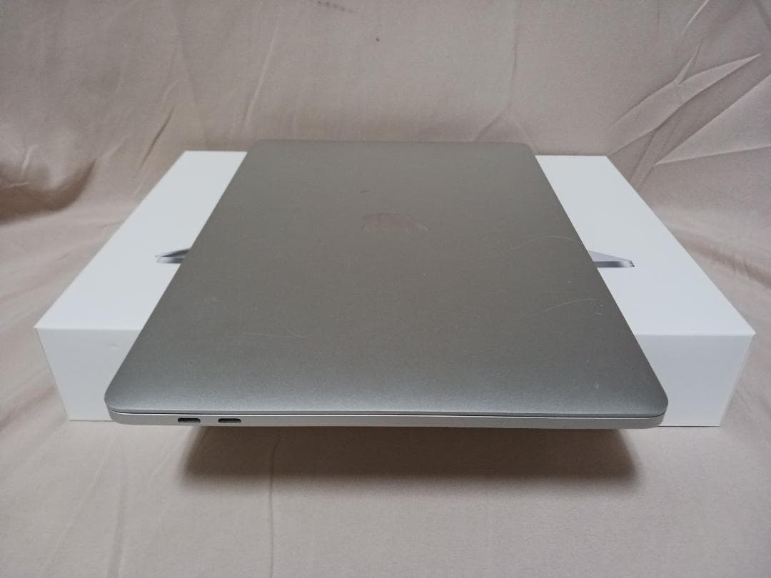 QC-2.0G/16G/512G　MacBook Pro 13インチ　A2251