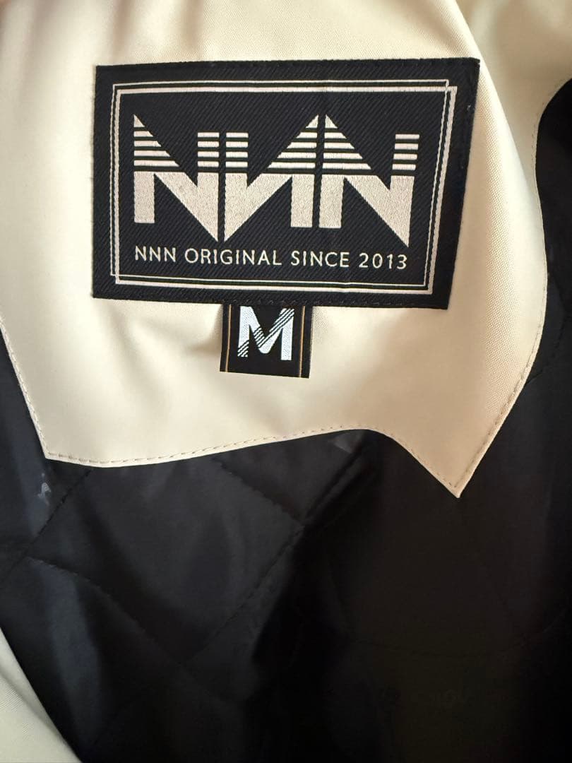 NNN(エンスリー)　スノーボードウェア　男女兼用　韓国