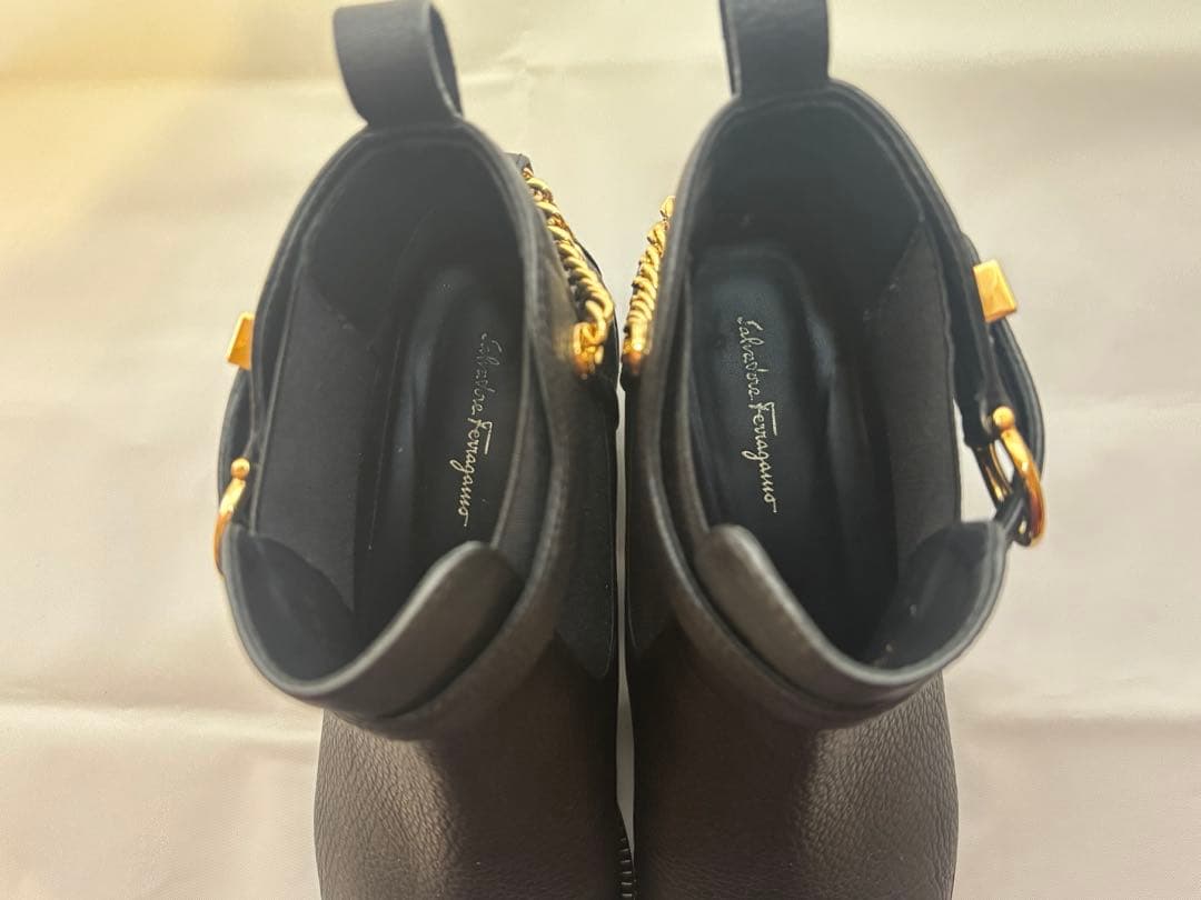 【美品】フェラガモ チェーン付きガンチーニショートブーツ 7 1/2サイズ