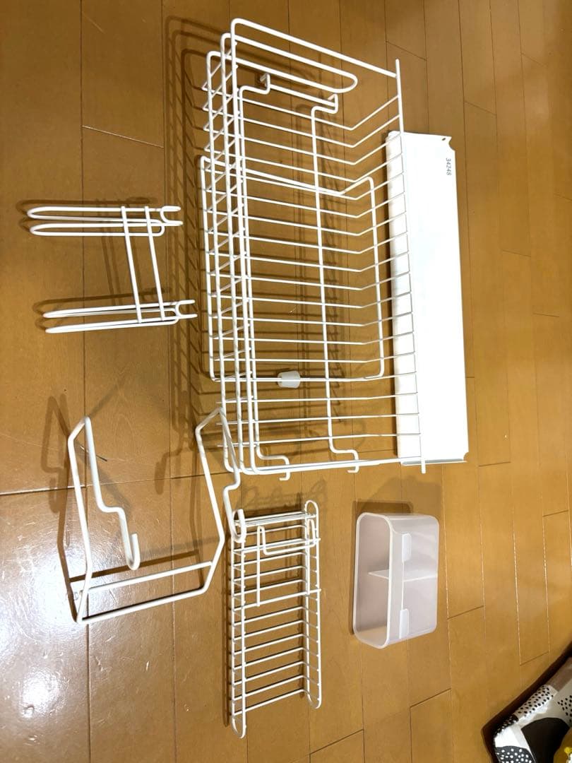 人気！ステンレス 燕三条 突っ張り キッチン ラック 水切り カゴ　ホワイト