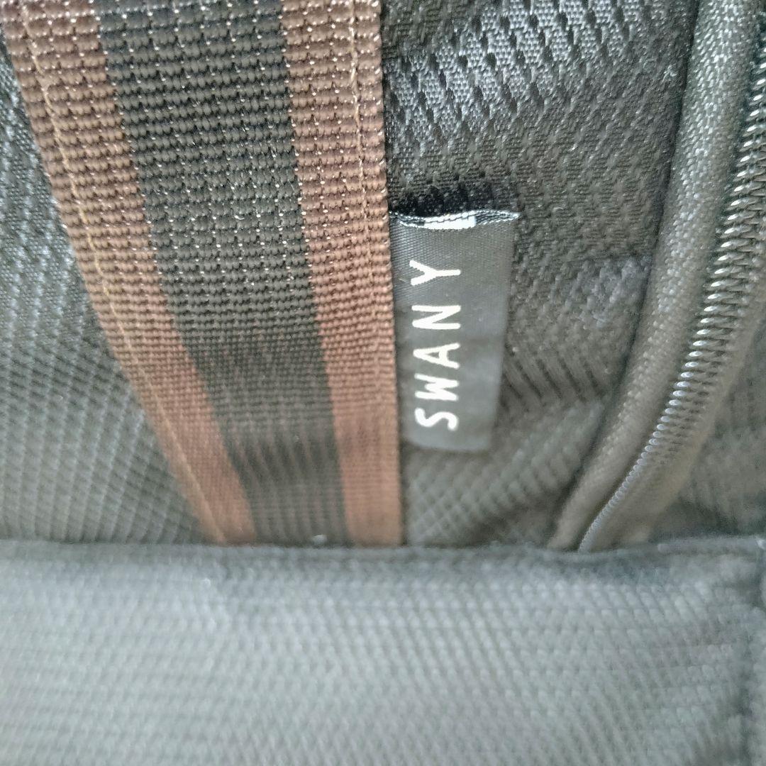 美品【スワニー】キャリーバッグ タイヤ４輪