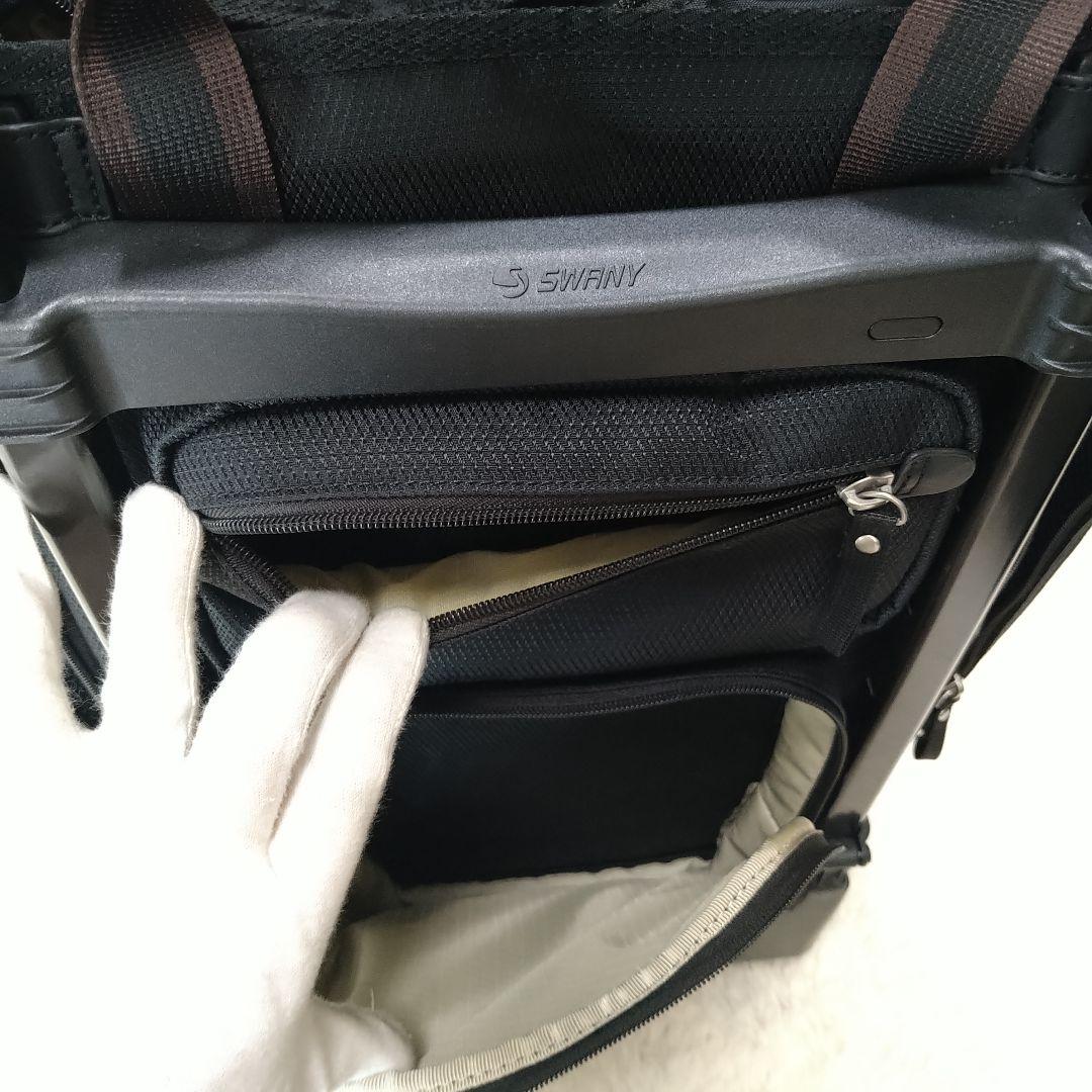 美品【スワニー】キャリーバッグ タイヤ４輪
