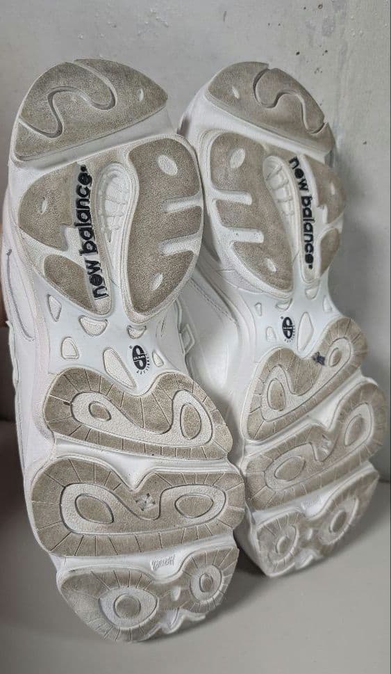 r*k様 【美品】New Balance atmos限定 M1000BWスニーカ