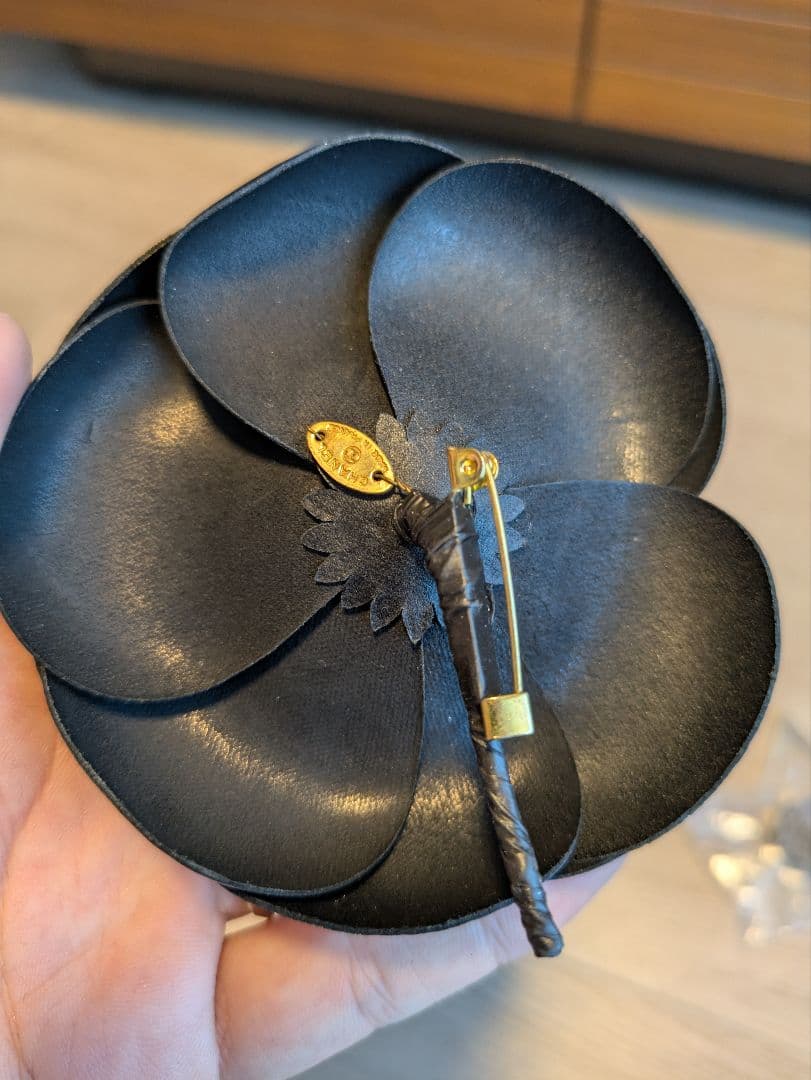 Chanel　カメリア　ブローチ