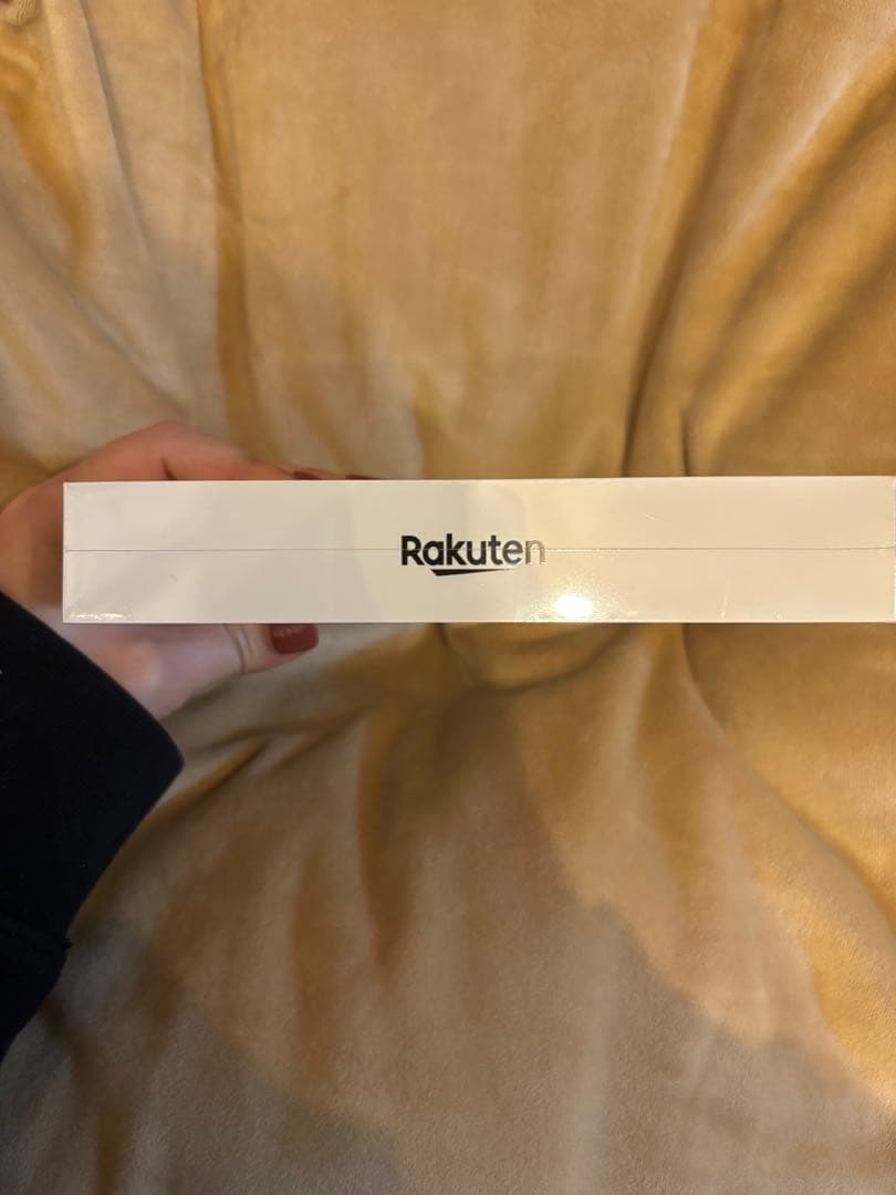 ♦︎ Rakuten Hand 5G P780 ホワイト 未開封 SIMフリー