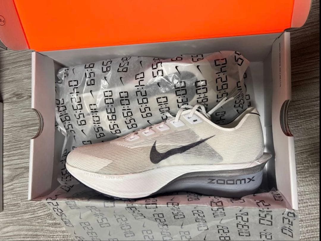 【新品未使用】NIKE ヴェイパーフライ4 【26cm】