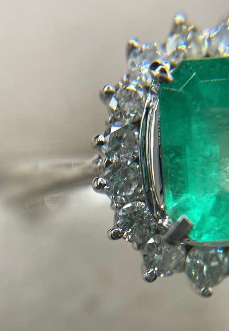 専用JA72★高級 コロンビア産大粒エメラルド3.21ct D リング鑑付