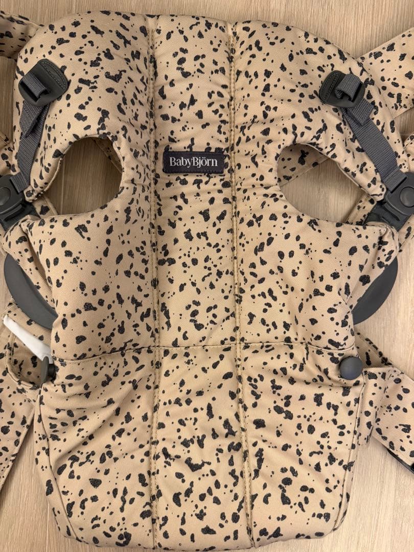 【muuuu様】ベビービョルン ベビーキャリア NINI 抱っこ紐 限定色