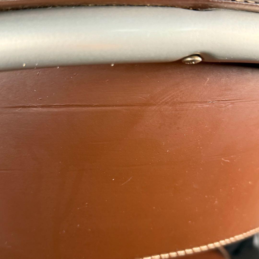 HR647 カリガリス　CICLADI 本革ダイニングチェア　レザーチェア