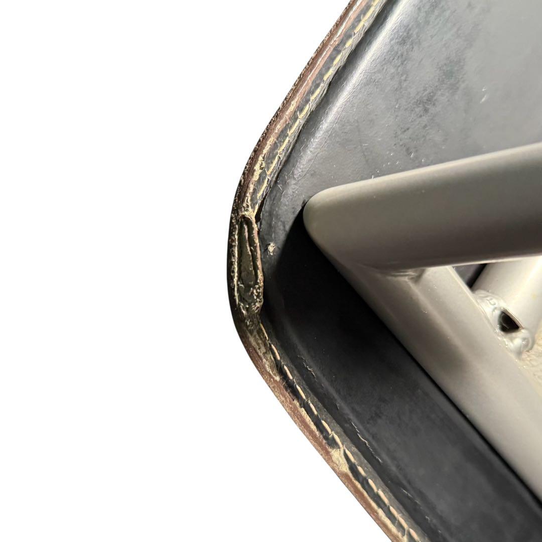 HR647 カリガリス　CICLADI 本革ダイニングチェア　レザーチェア