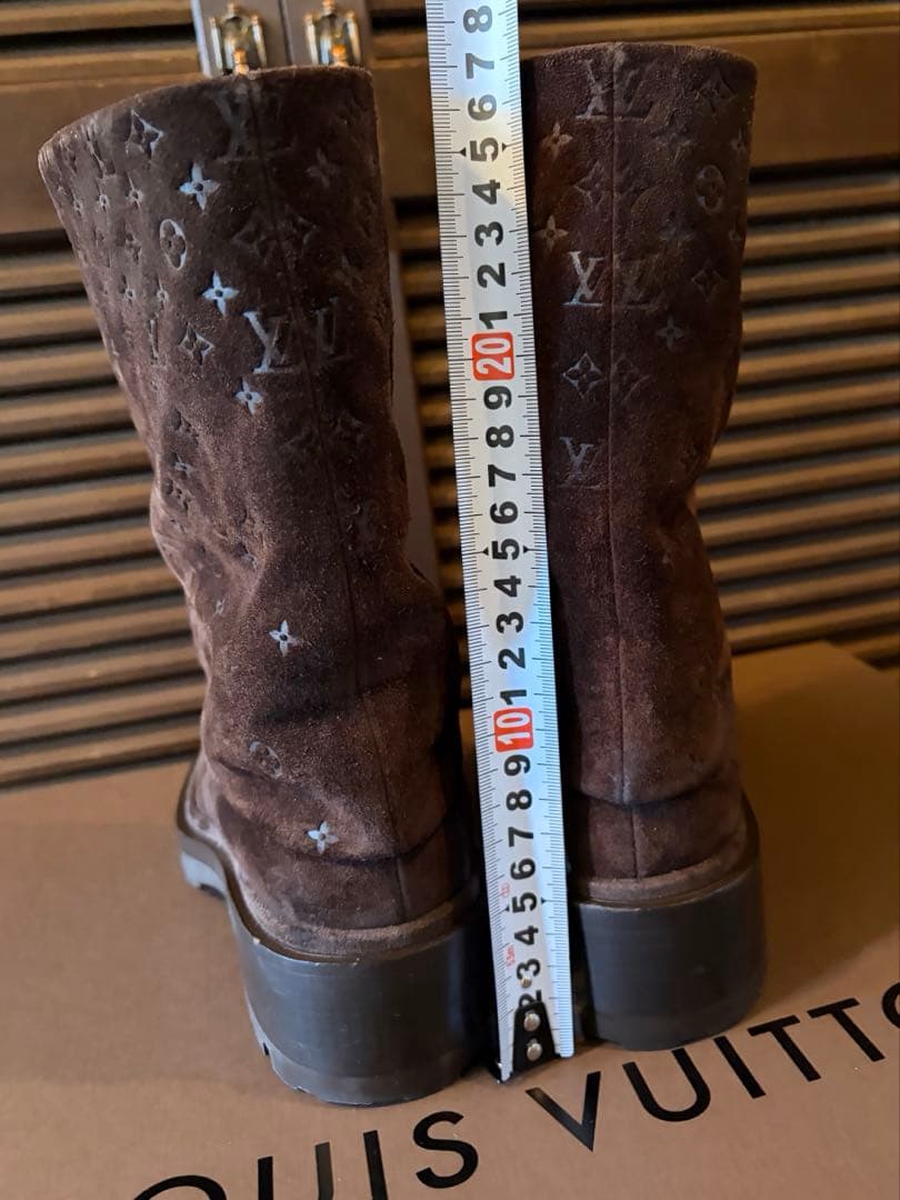 ルイヴィトン　ブーツ　スエード