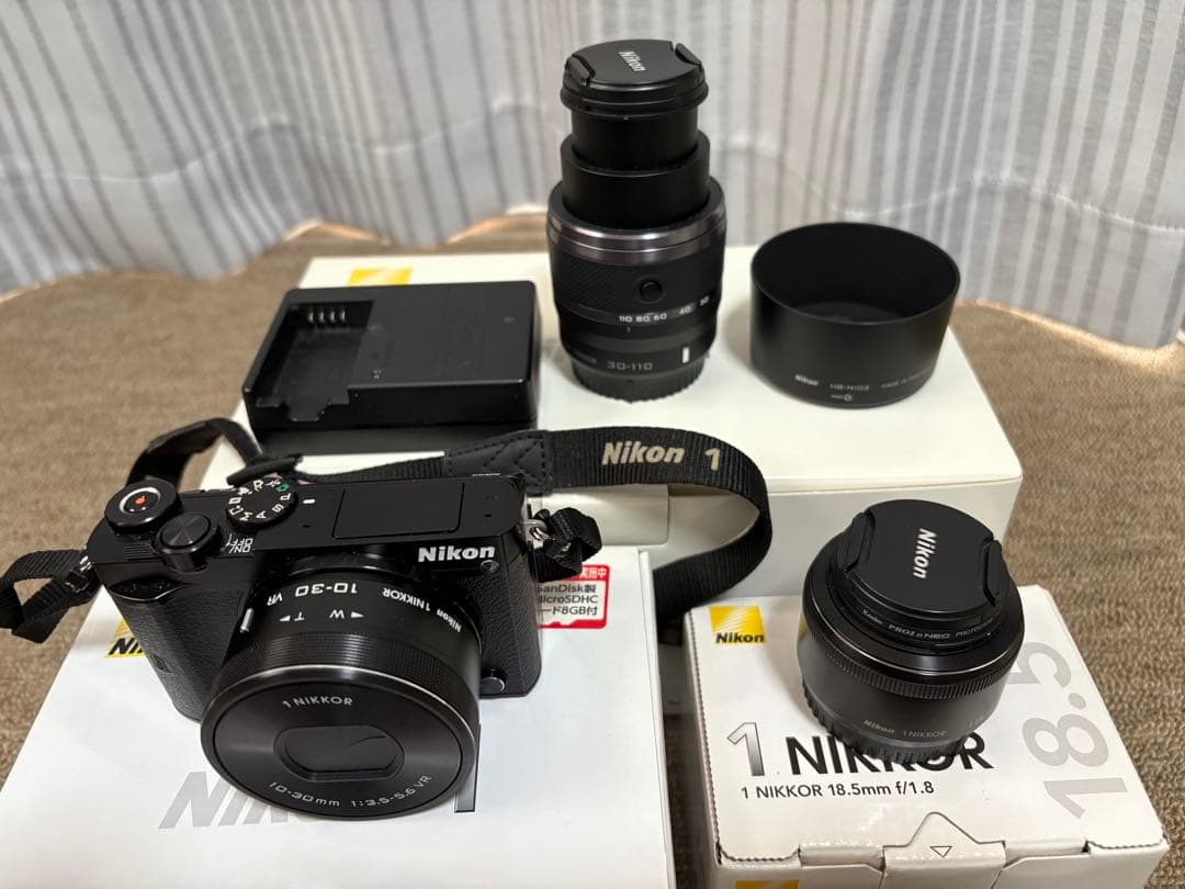 Nikon 1 J5ダブルレンズキット & NIKKOR 30-110mmレンズ