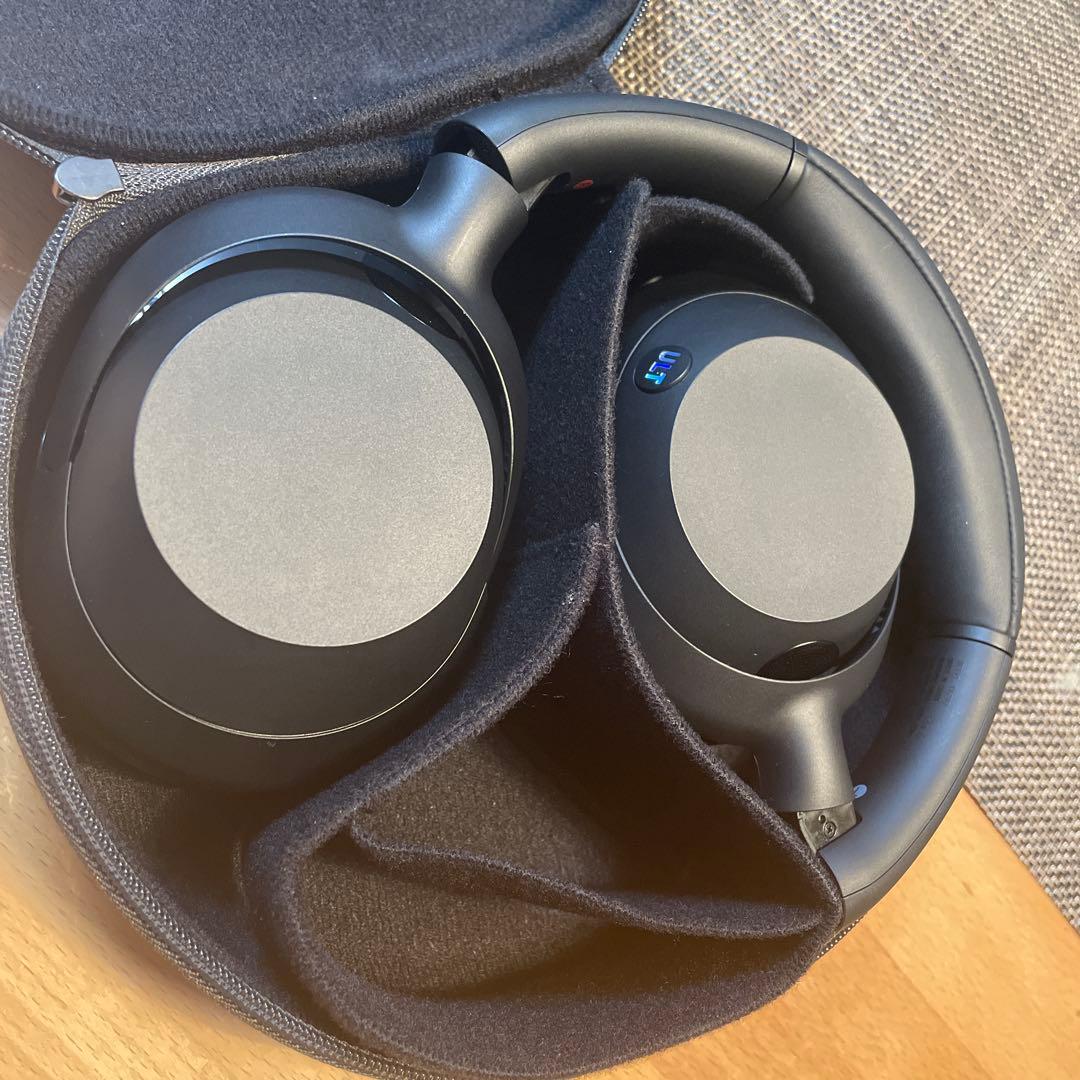 SONY ULT ワイヤレスヘッドホン 本体とケース