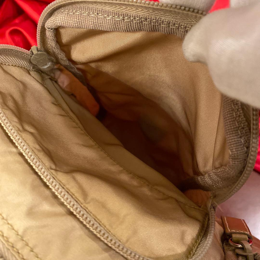 PRADA ショルダーバッグ　ベージュ　テスート　三角ロゴメッセンジャー男女兼用