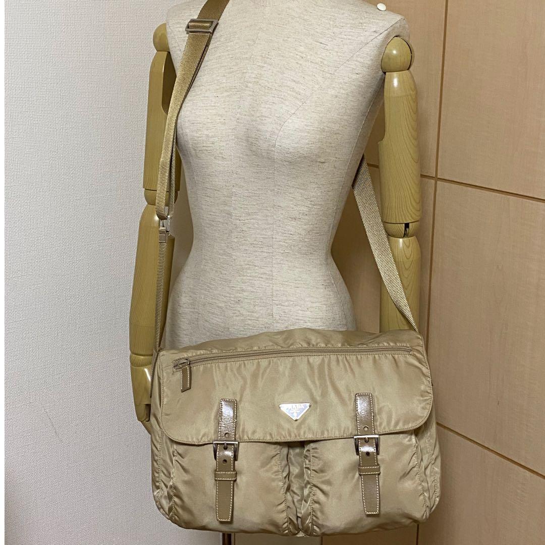 PRADA ショルダーバッグ　ベージュ　テスート　三角ロゴメッセンジャー男女兼用