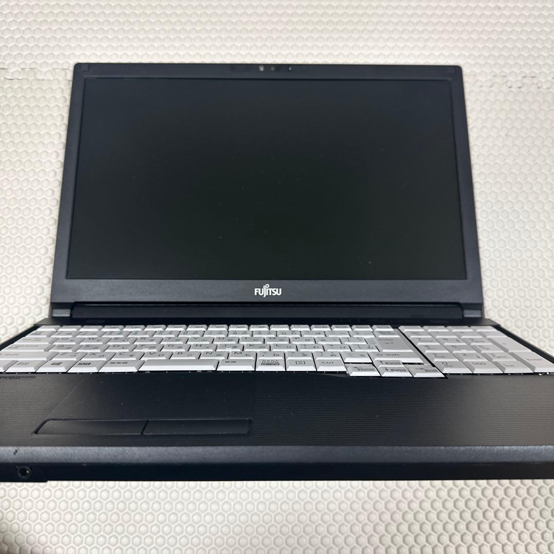 Fujitsu美品A5511/I5十一世代/8G/512G SSD/15.6HD