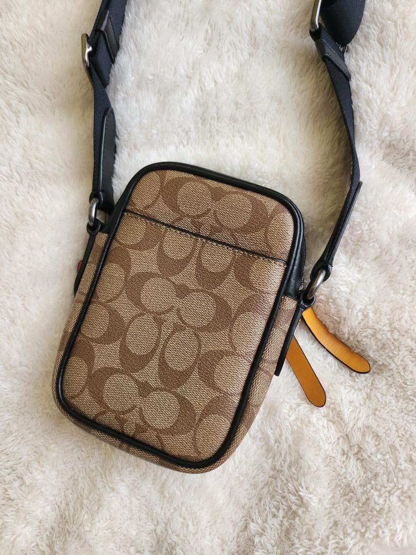 【COACH コーチ Terrain クロスボディバッグ】