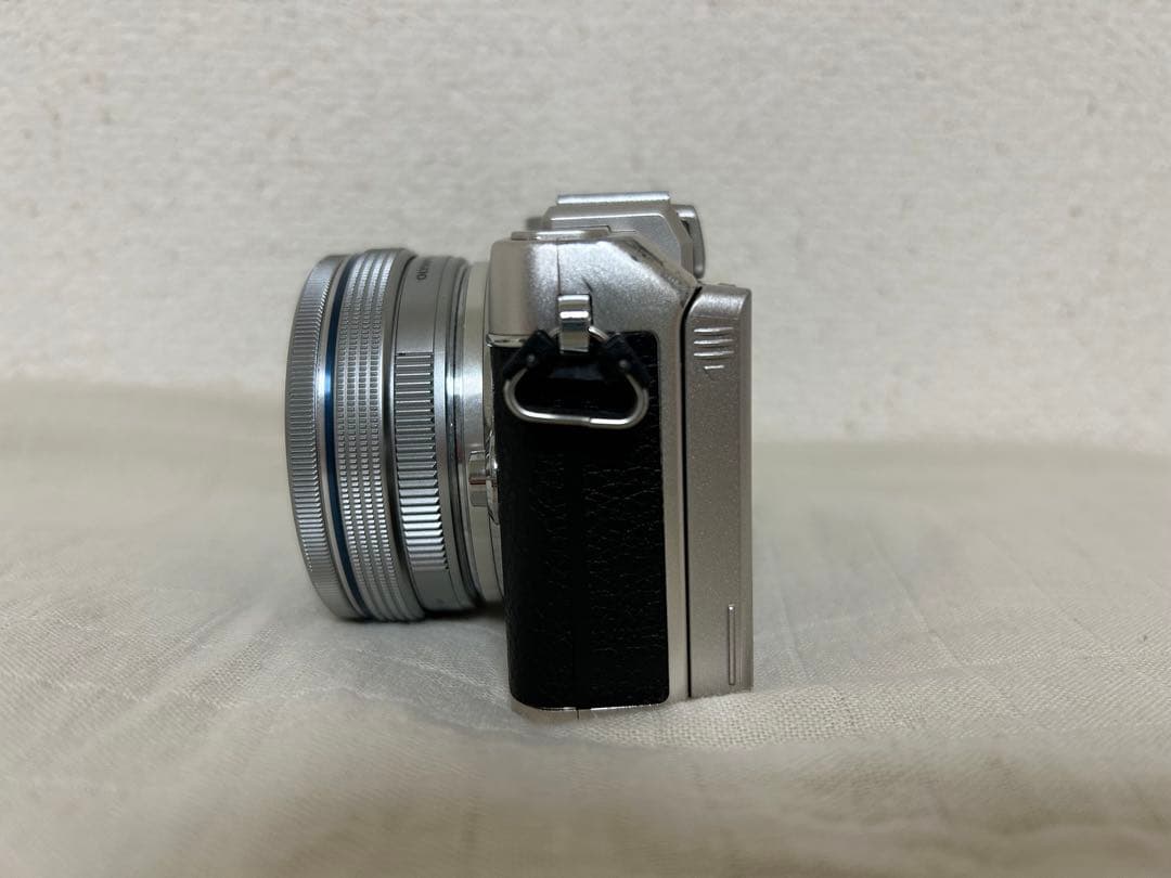 OLYMPUS PEN E-PL7 シルバー