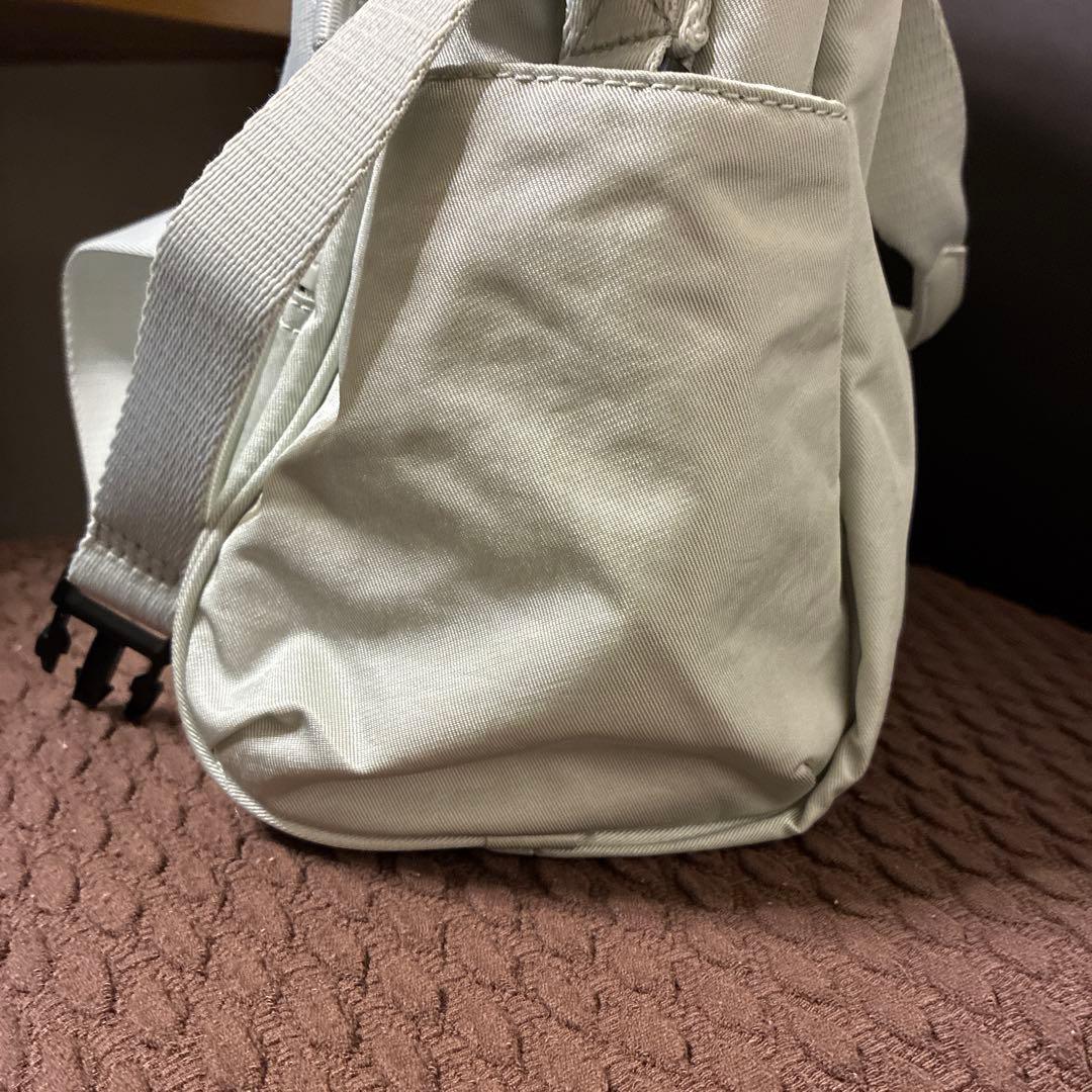 ライトグレー マザーズバッグ