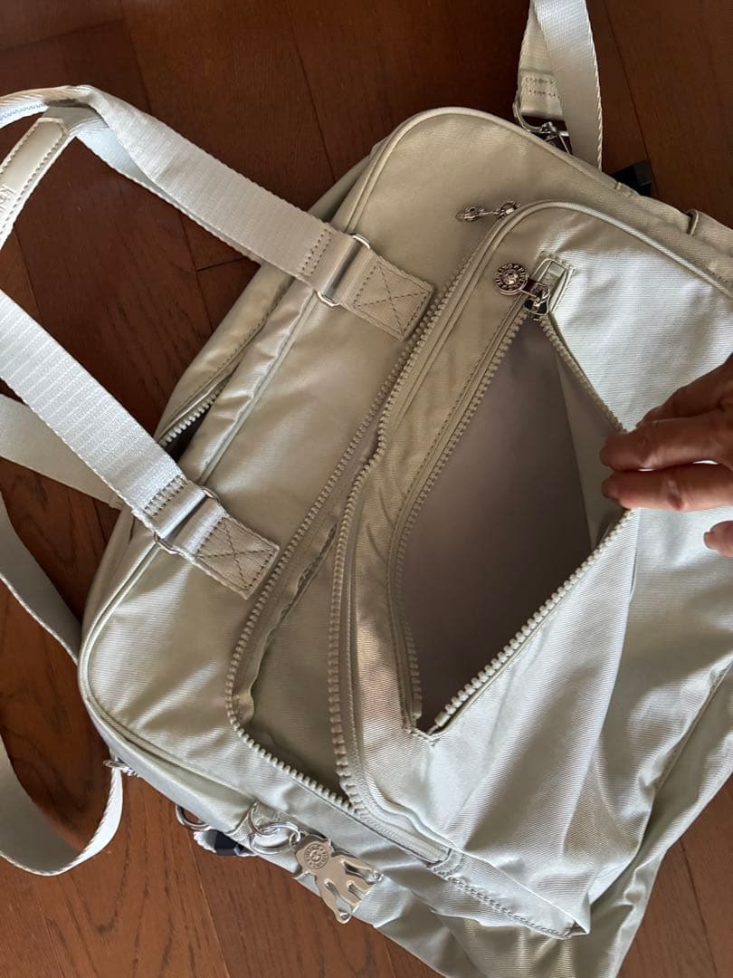 ライトグレー マザーズバッグ