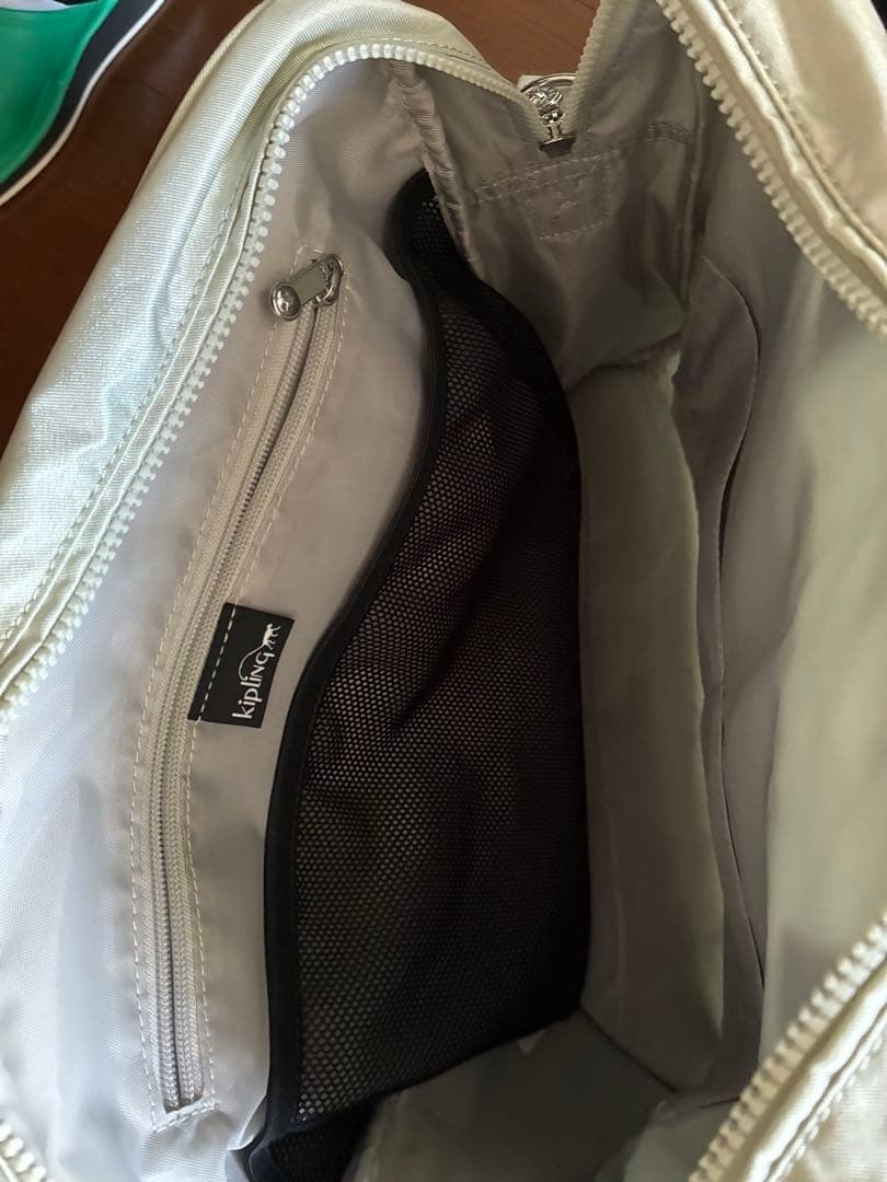 ライトグレー マザーズバッグ