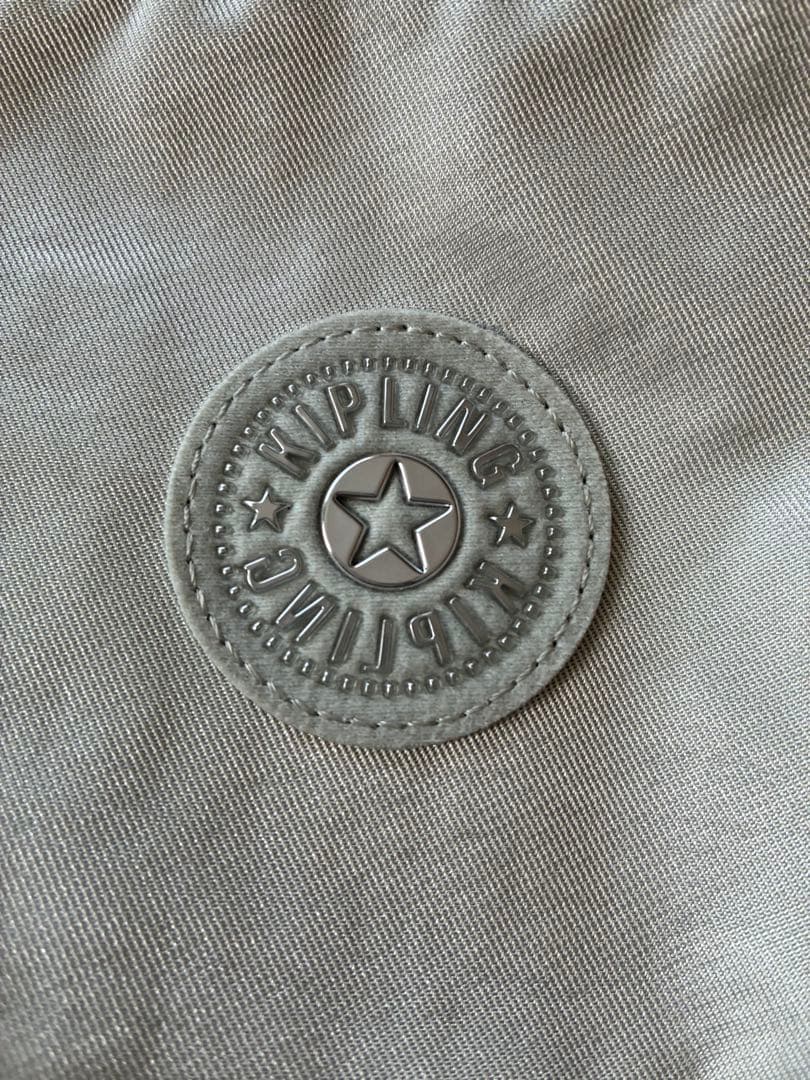 ライトグレー マザーズバッグ