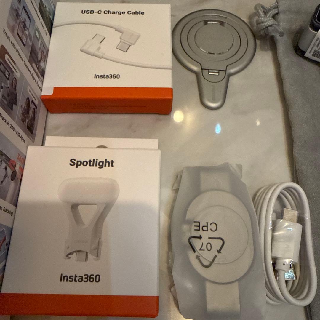 Insta360 Flow2 Pro-AI スマホジンバル　クリエイターキット