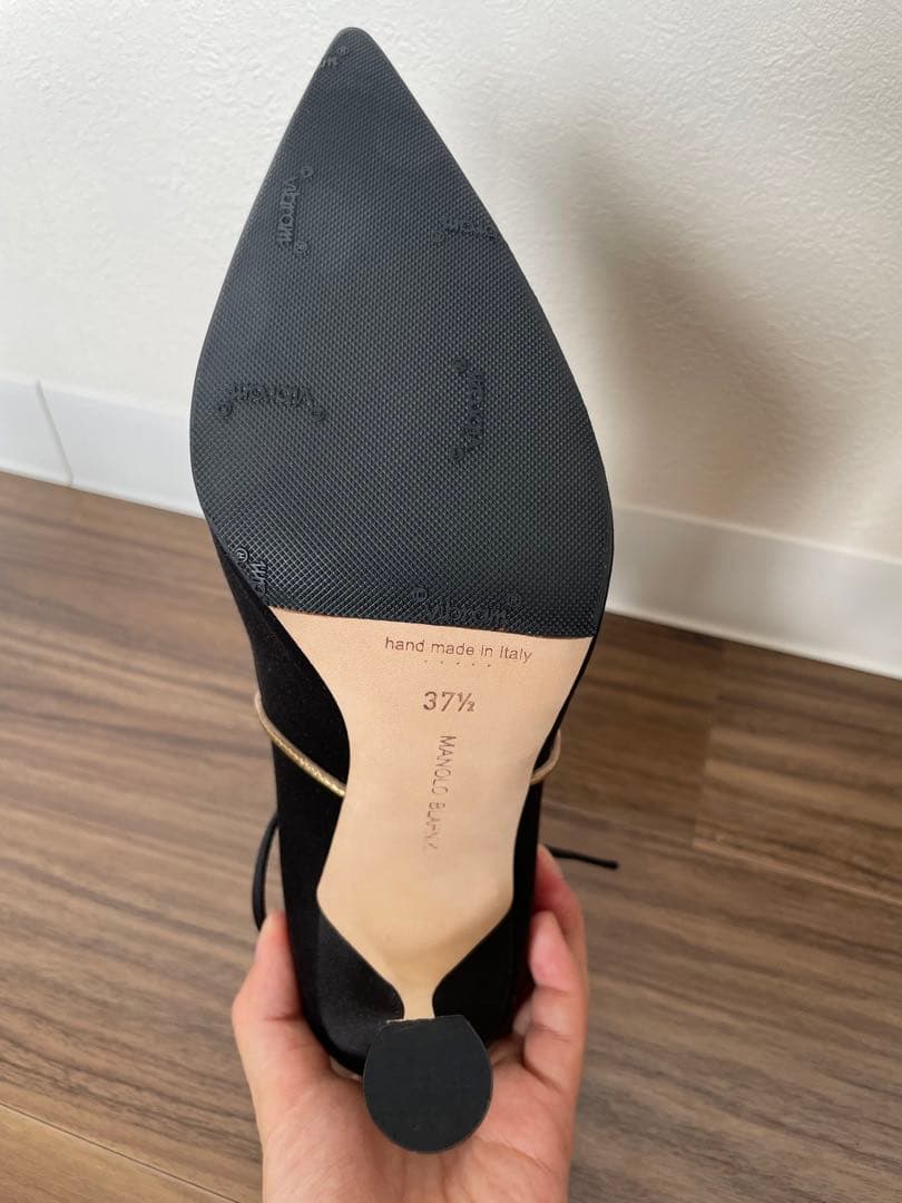 MANOLO BLAHNIK(マノロブラニク) ブラック　パンプス