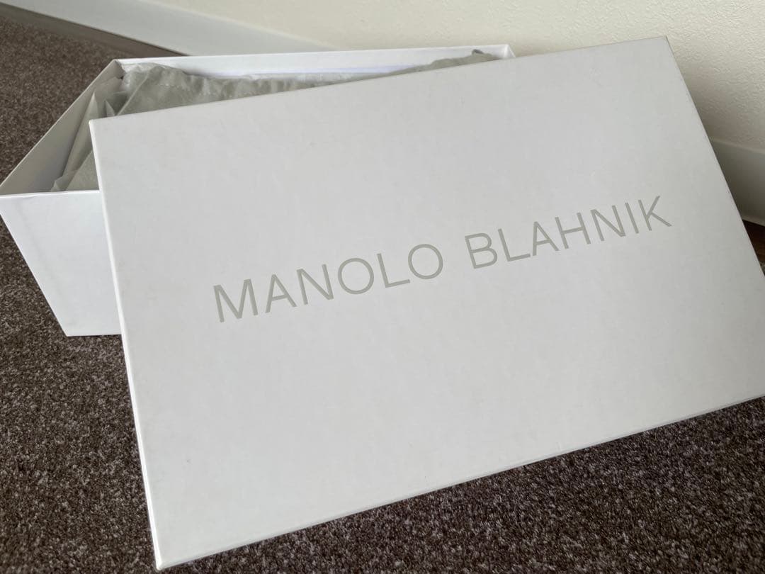 MANOLO BLAHNIK(マノロブラニク) ブラック　パンプス