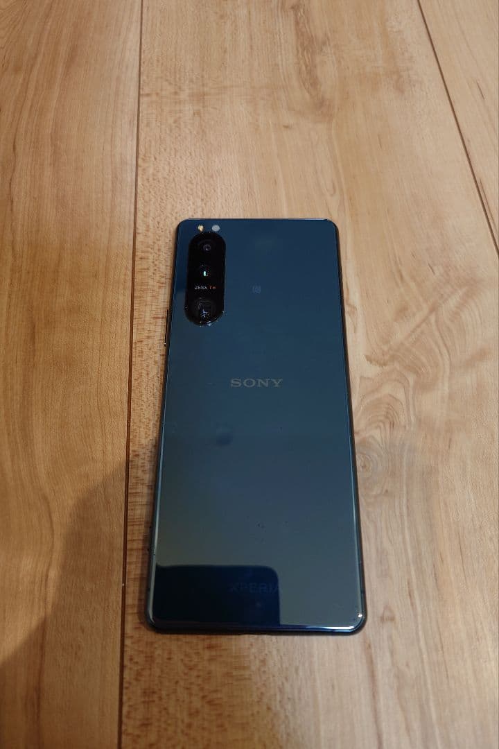 SONY Xperia 5 Ⅲ SIMフリー版／画面に緑線あり