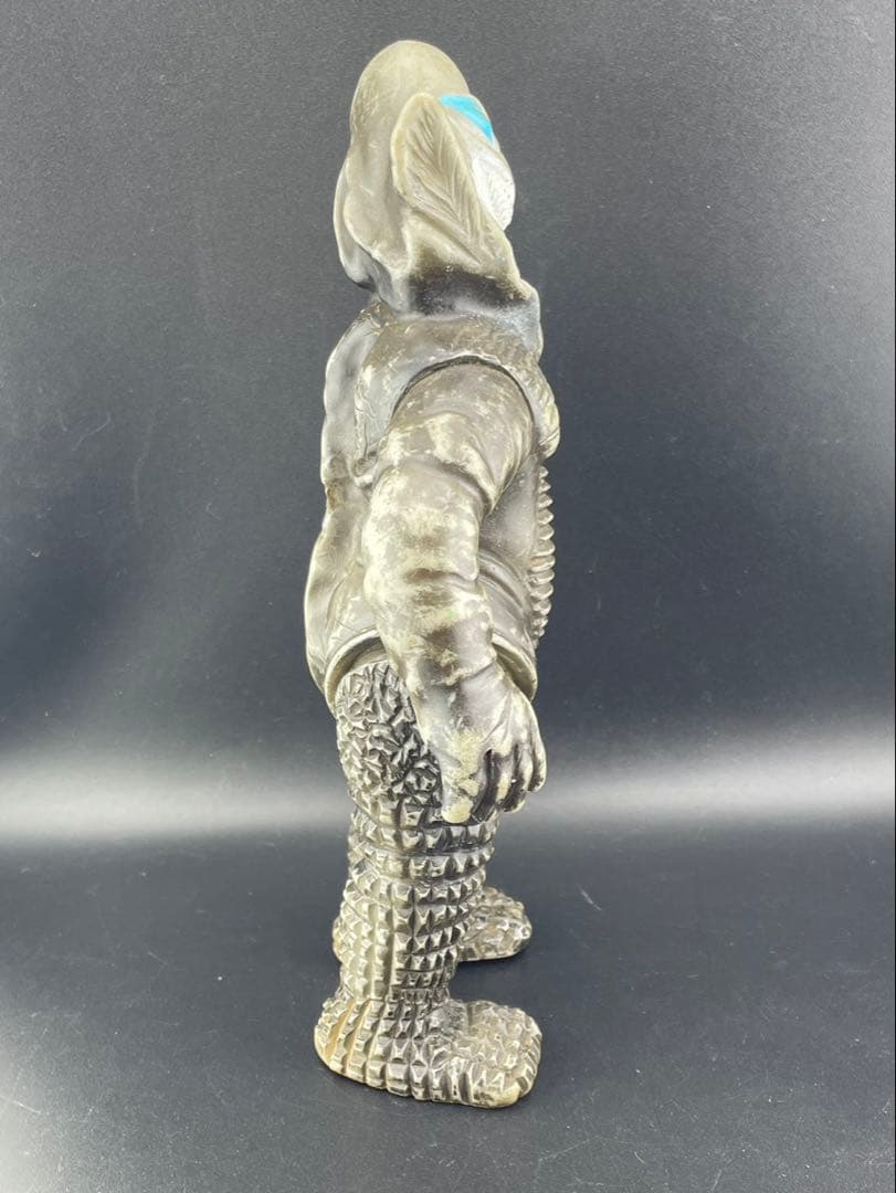 【中古品】メフィラス星人　円谷プロ　JAPAN ソフビ　フィギュア　怪獣　無印