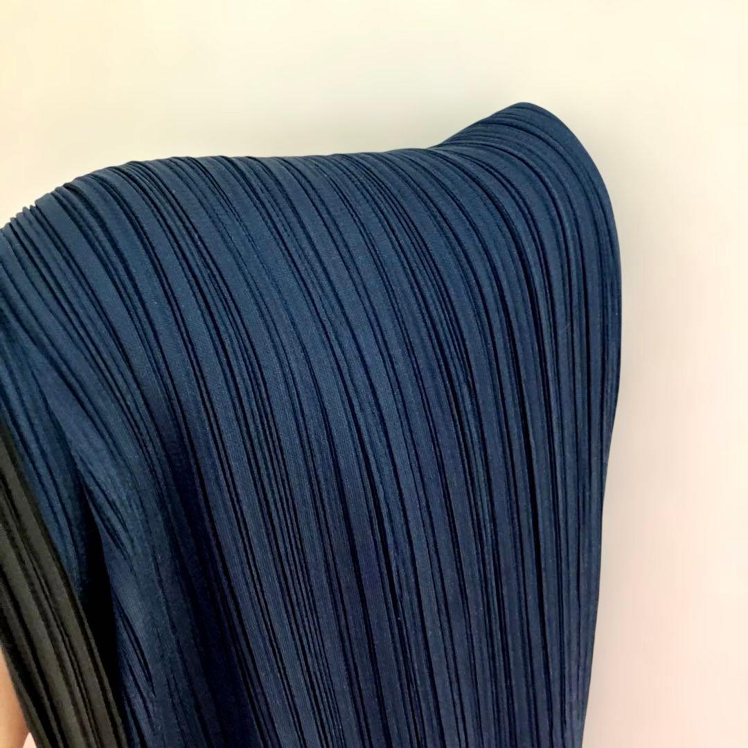 プリーツプリーズ トップス　ネイビー サイズ3 美品