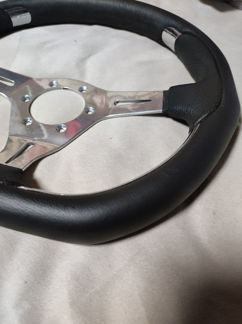 い*か様 希少　NARDI　カリスタ？　FET刻印　イタリア　　D型　ホーンボタ