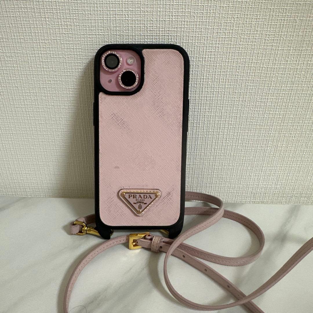 PRADA ピンクレザー iPhone15ケース ストラップ付き