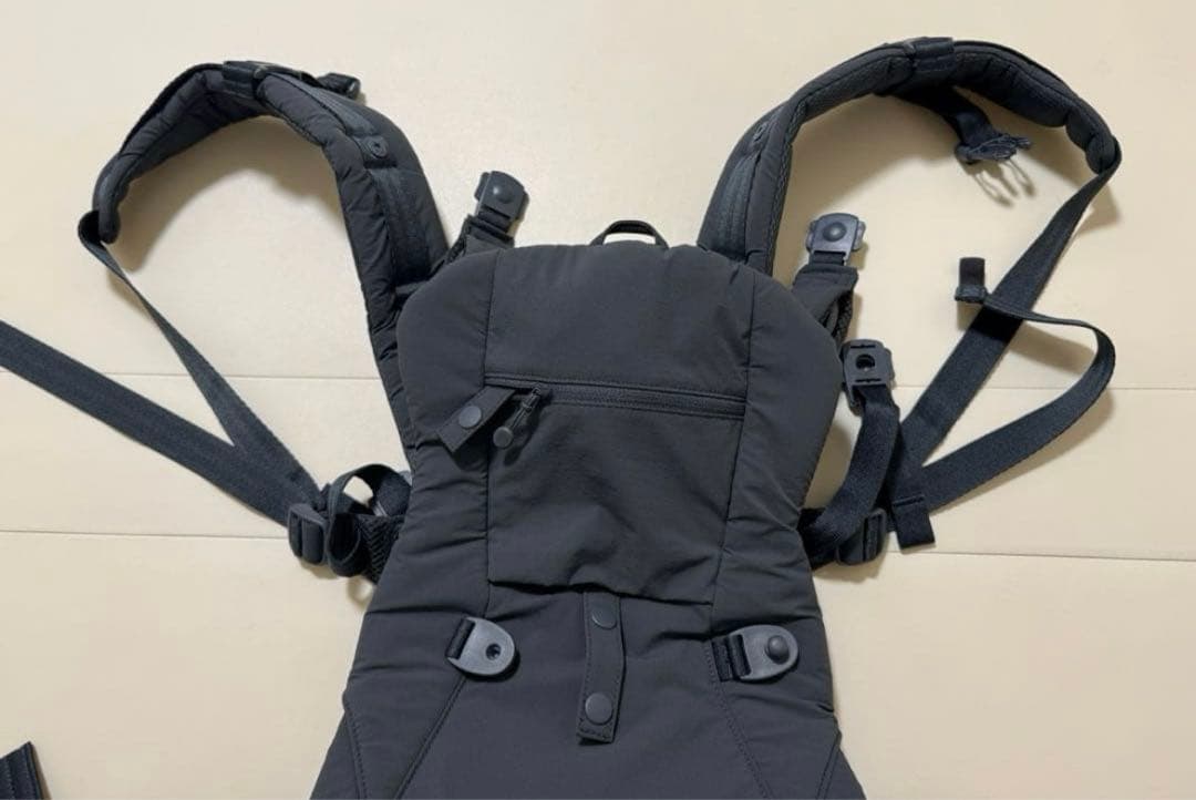 ベビーキャリアオン　ピトレスク×ユナイテッドアローズ 抱っこ紐　✨美品✨