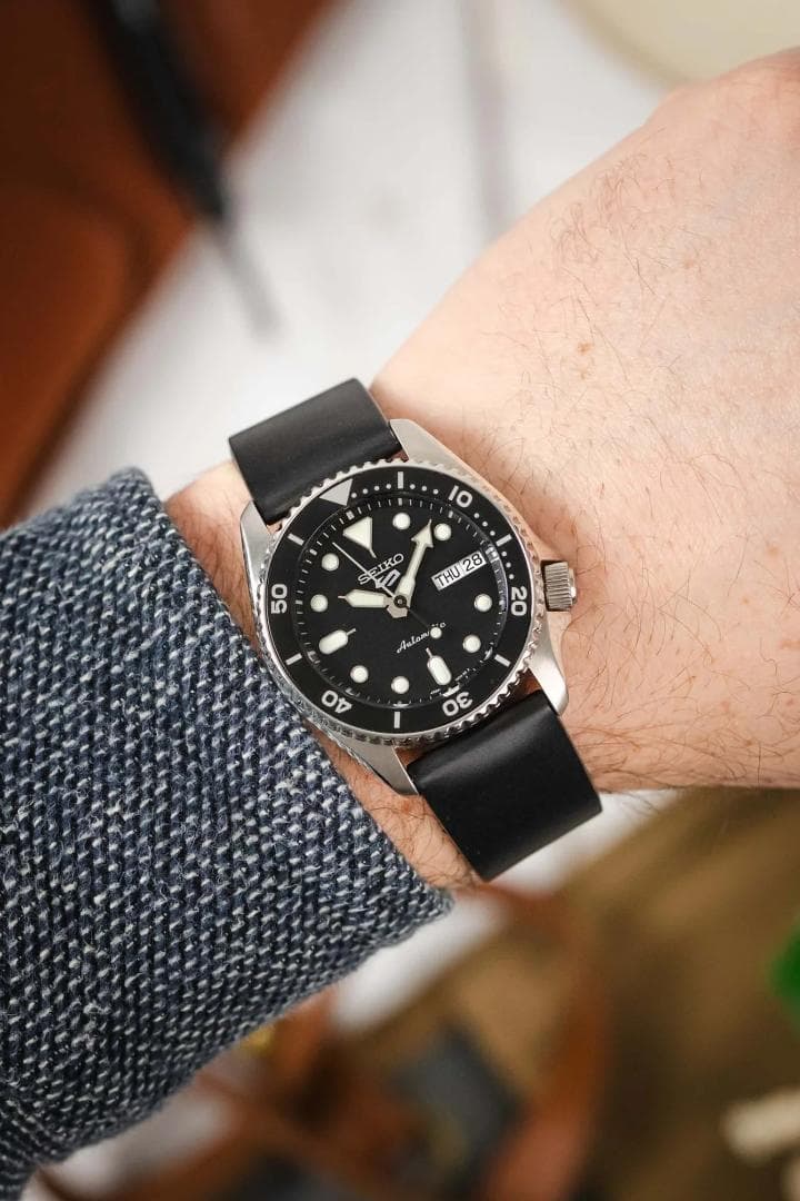 ヒルシュ・ピュアHIRSCH Pure(ラグ幅20ミリLサイズ)ブラック+黒尾錠