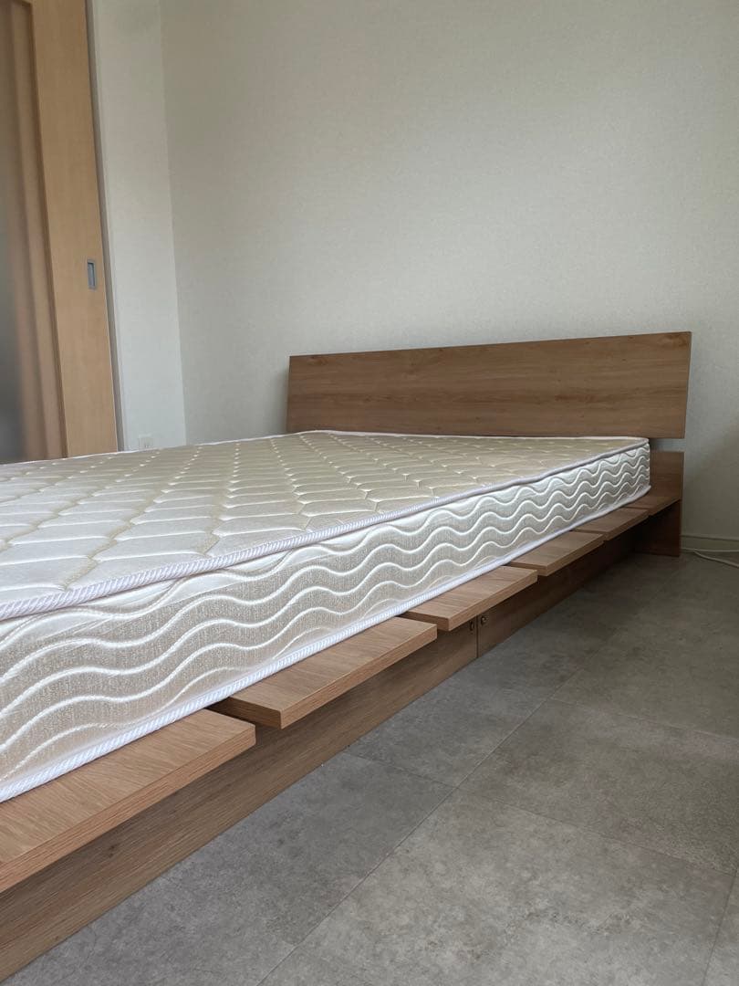 【美品】LOWYA 木目調ローベッド　セミダブル