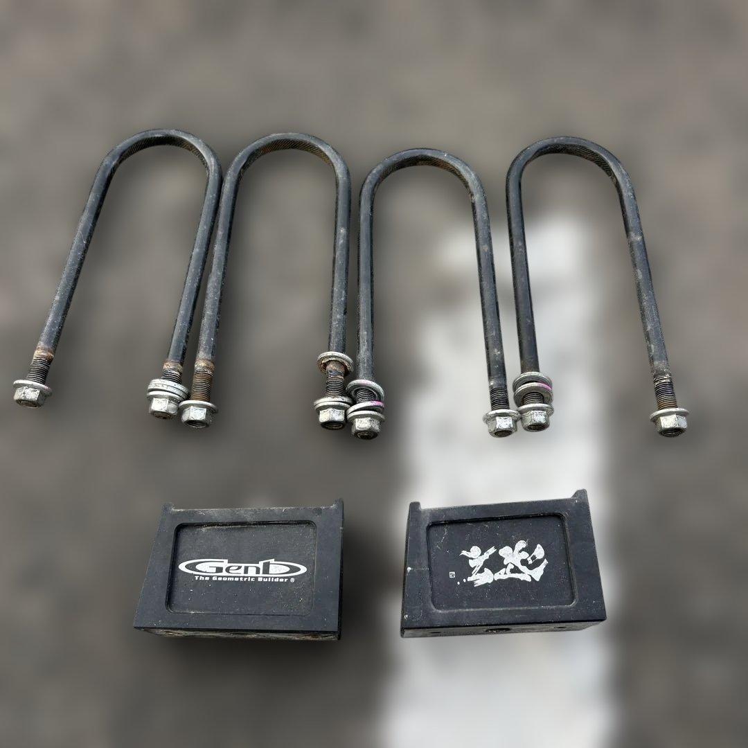 T*u様 ハイエース200系　玄武　Genb ハイトダウンブロックキット　3イン