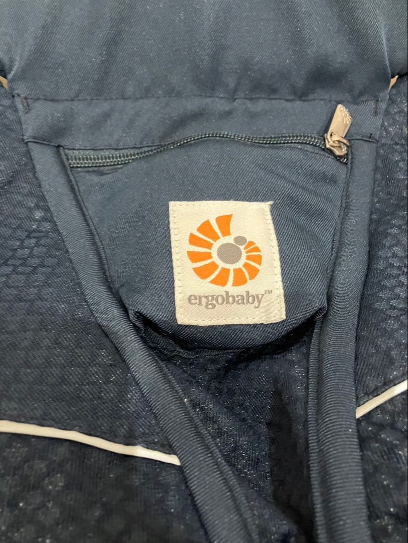 【美品】エルゴベビー オムニブリーズ ベビーキャリア ネイビー 抱っこ紐　紺