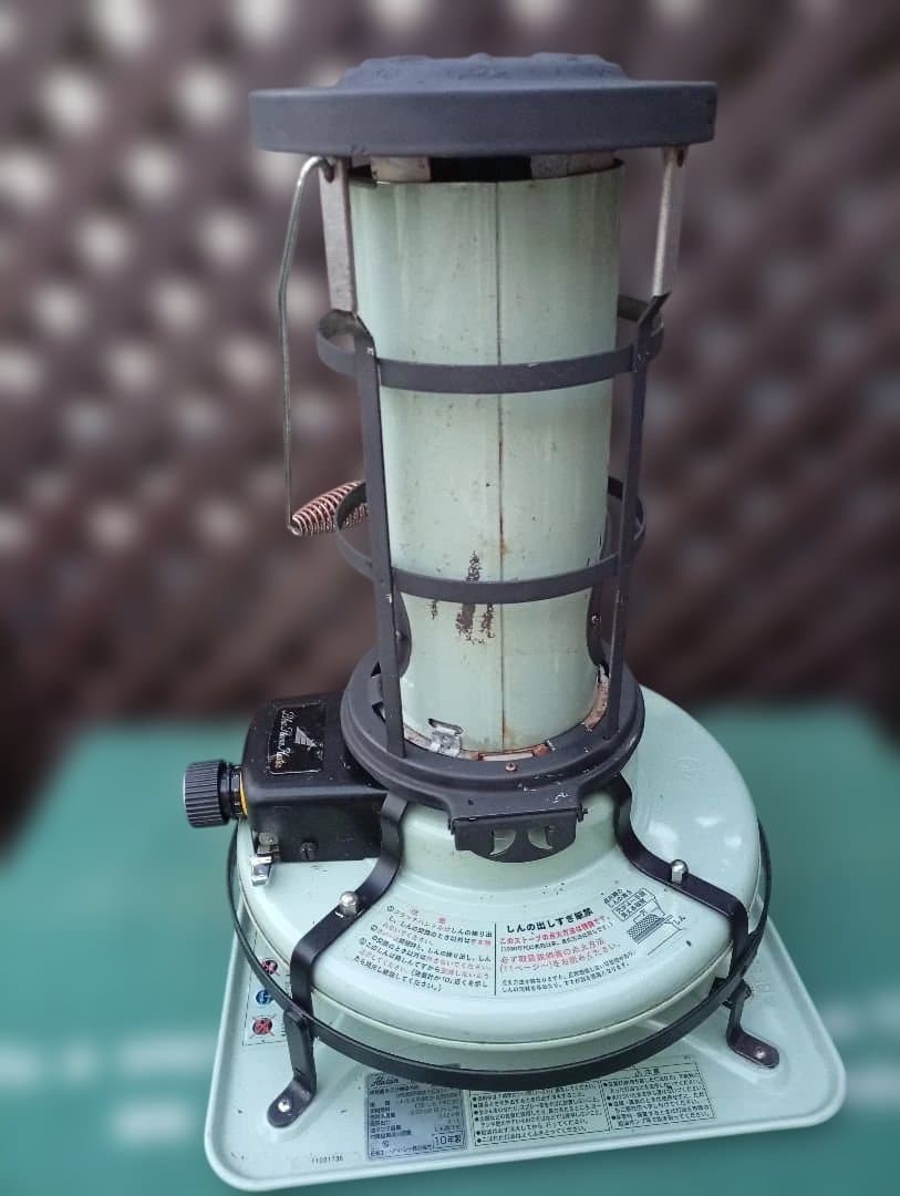 アラジンストーブ メンテナンス済。純正品芯交換済。取説付、ブラック耐熱塗装。