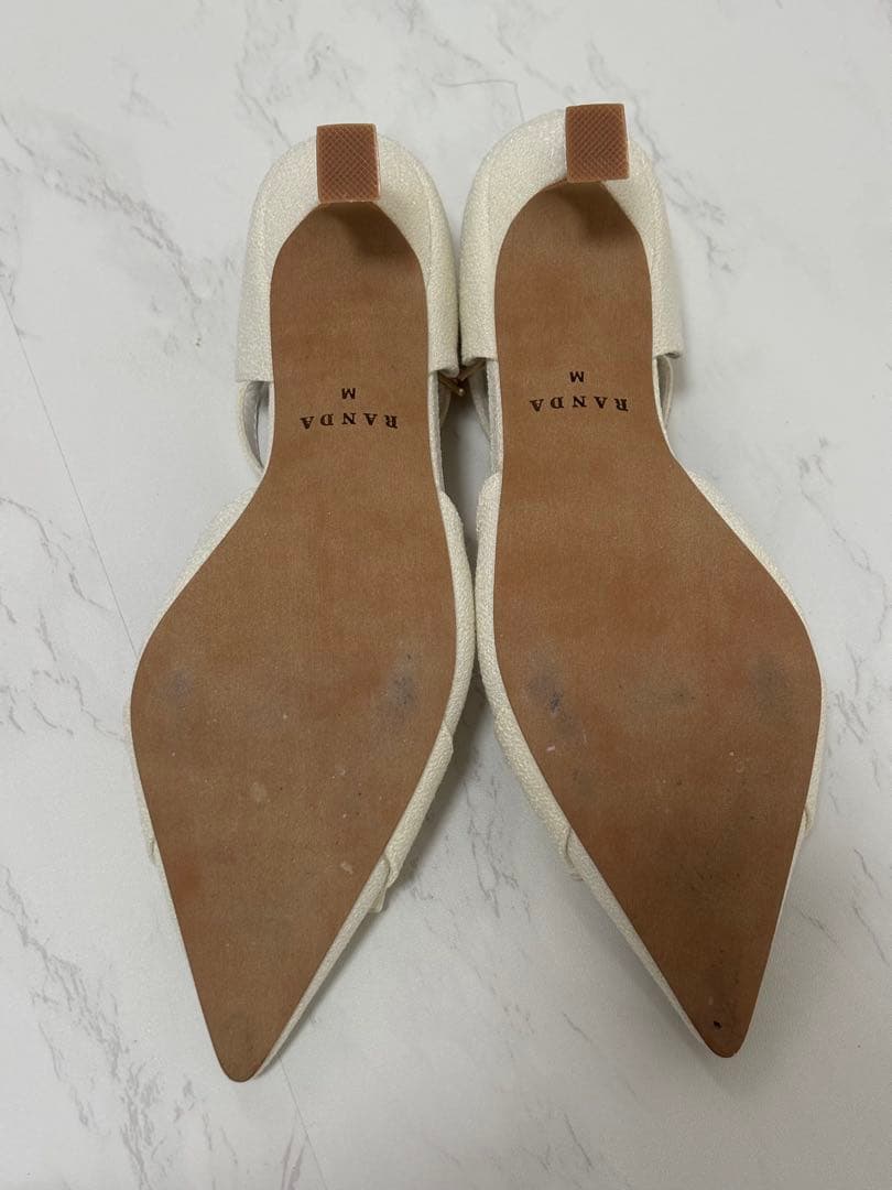 ビジューパーツストラップパンプス アイボリー M