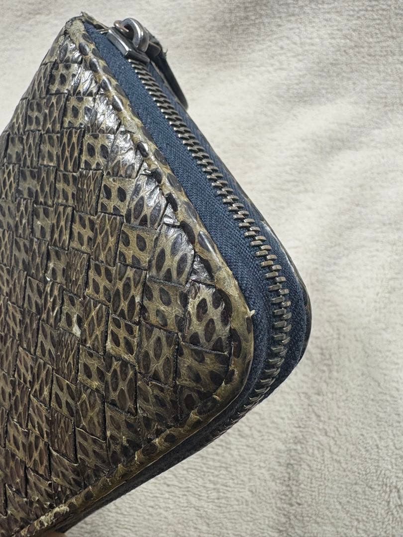 極美品　希少パイソン　ボッテガべネタイントレチャート　長財布　ラウンドファスナー