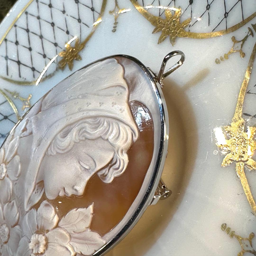 K18WGシェルカメオブローチペンダントトップ兼用 作家名あり 縦67横48