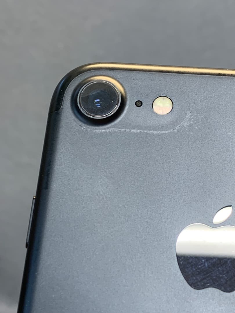 美品　国内版　SIMフリー　iPhone７　 32GB ブラック色