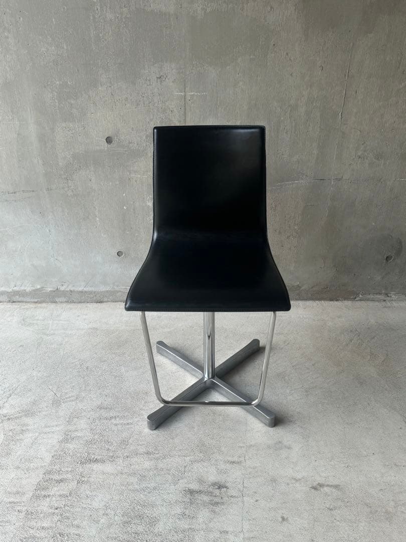 cassina ixc 「WOK 535」　本革　カウンターチェア