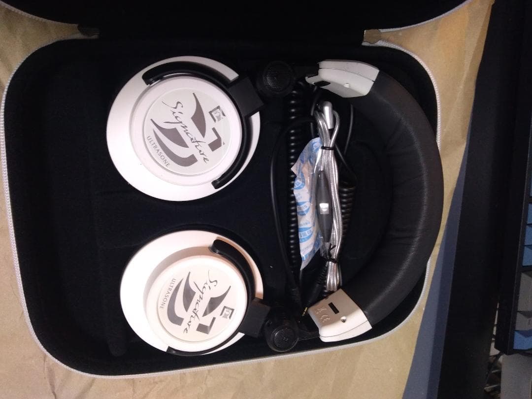 Ultrasone Signature DJ ヘッドホン（未使用品）