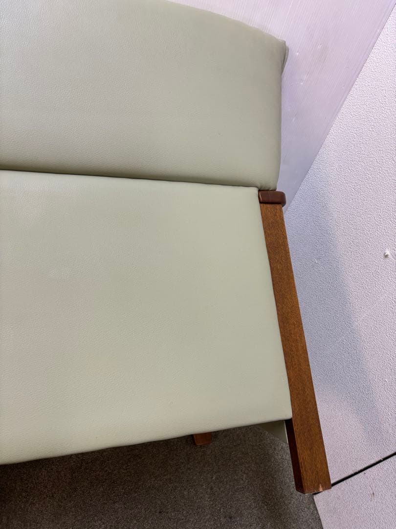 【リペア済み】　レザー　2Pソファ　グリーン色