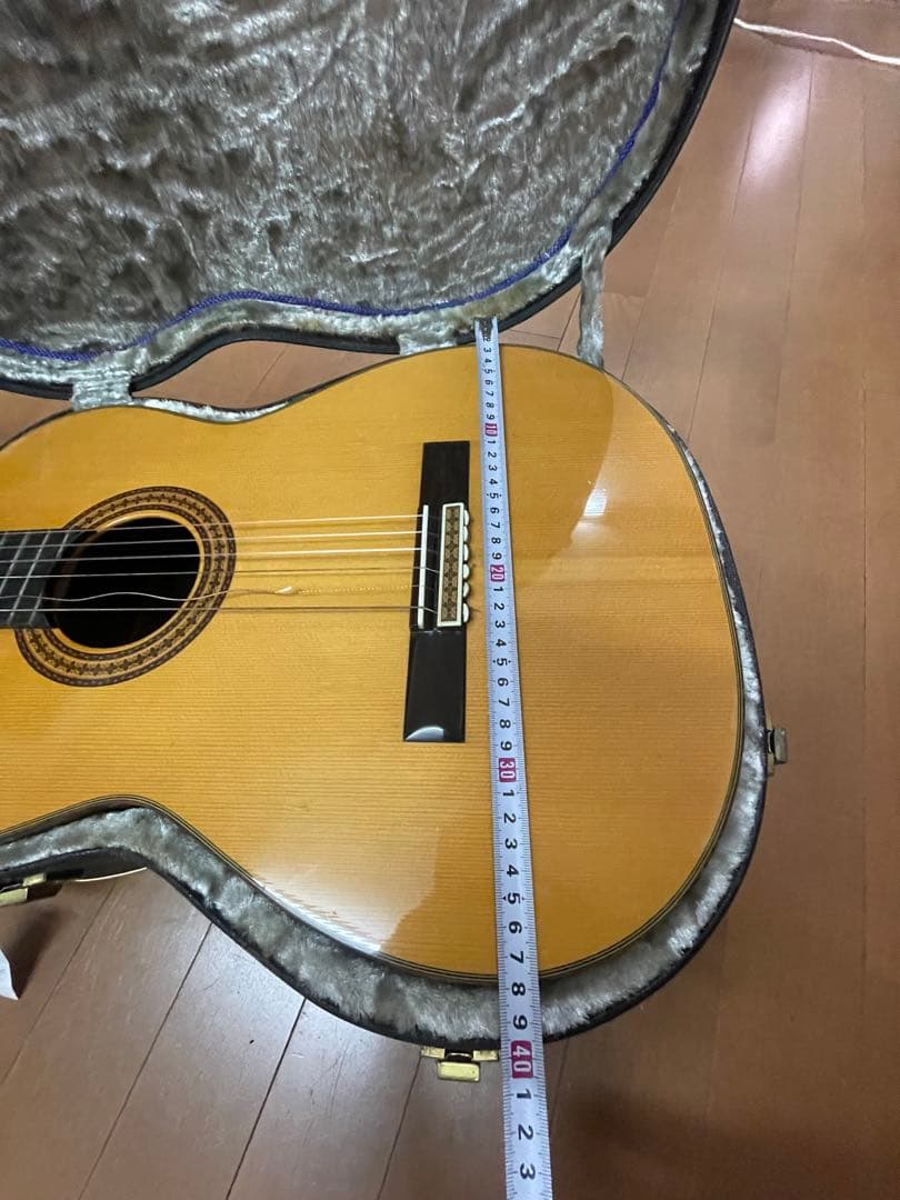 ③アコースティックギター ハードケース付